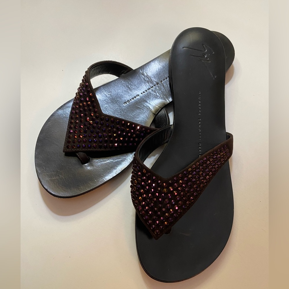 Giuseppe Zanotti Flat Sandals embellished with purple crystals